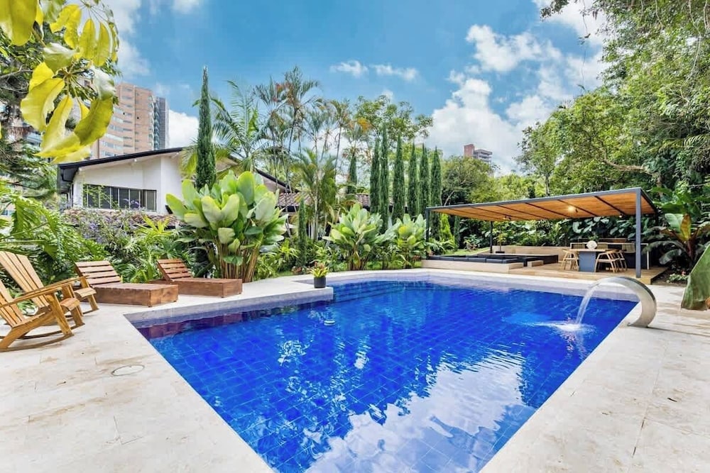 Amazing 6BR Oasis in Poblado MDE in Medellin, Colombia