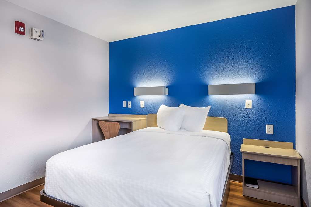 Americas Best Value Inn East Peoria - photo 15