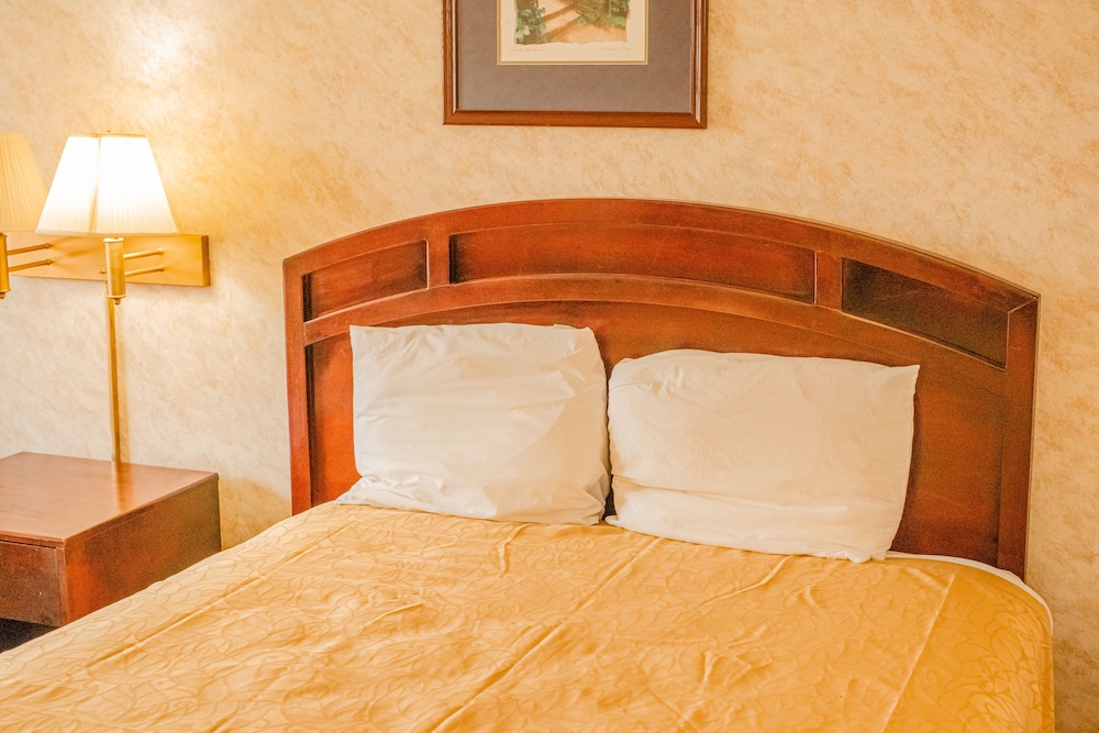 Colfax Inn - photo 24