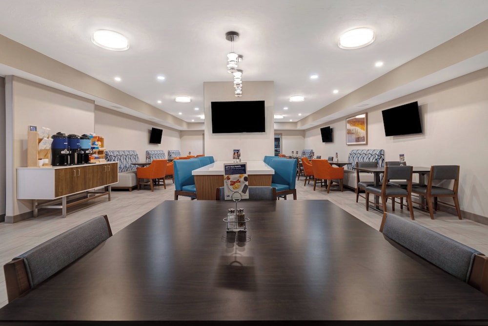 Holiday Inn Express & Suites Moab by IHG - photo 58