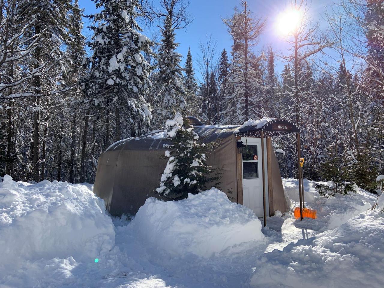 Yourtes Chalets Lanaudiere — Rawdon