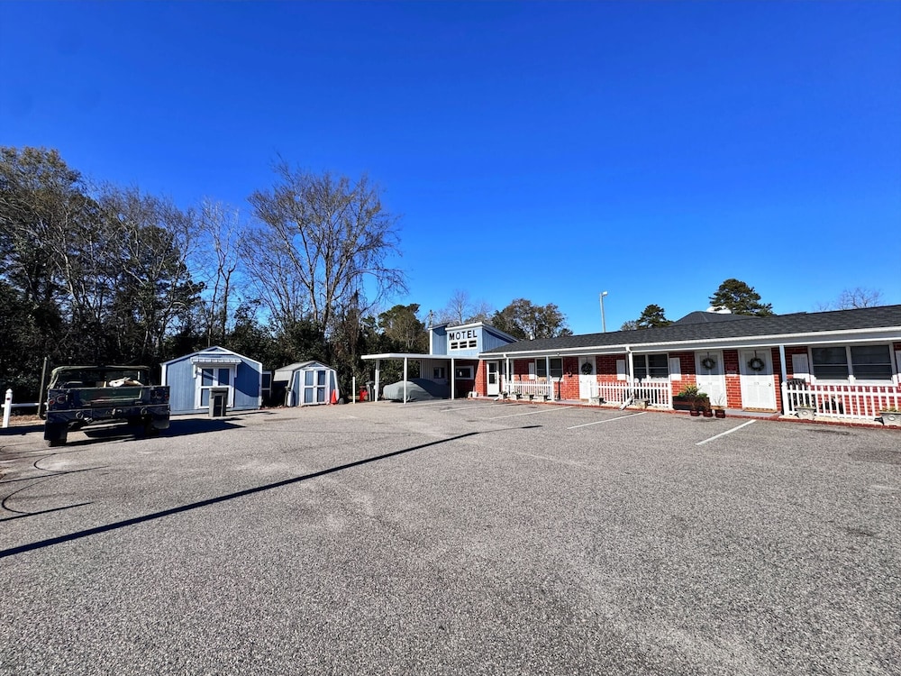 Chesterfield Hotel by OYO Hwy 9 - photo 84