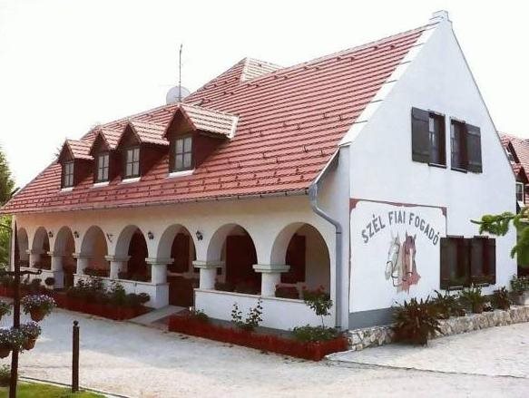 Szel Fiai Fogado Cellarium Prisztoka Pinceszet — Nyul