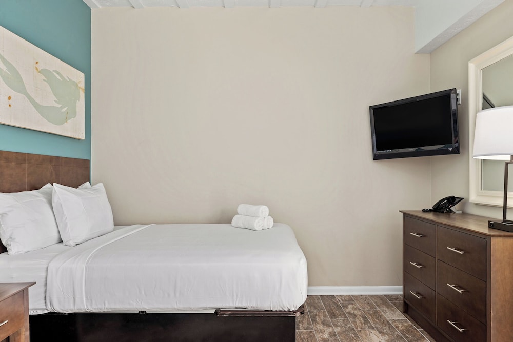 Sandpiper Beacon Beach Resort - photo 89