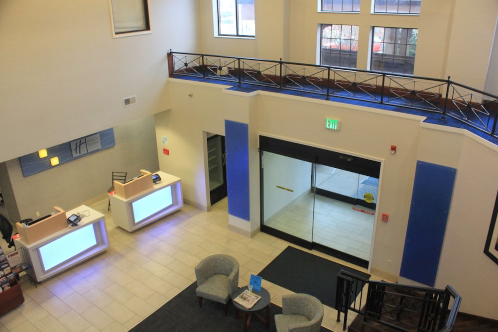 Holiday Inn Express Corydon by IHG - photo 55