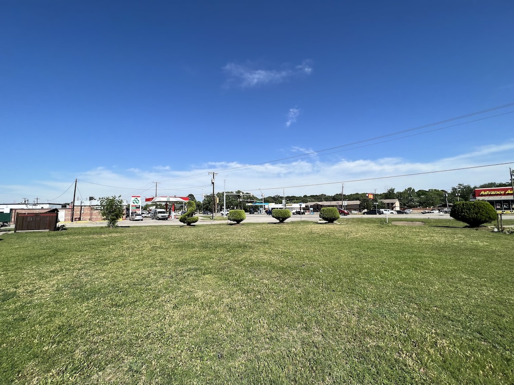 Great Western Inn & Suites - photo 15