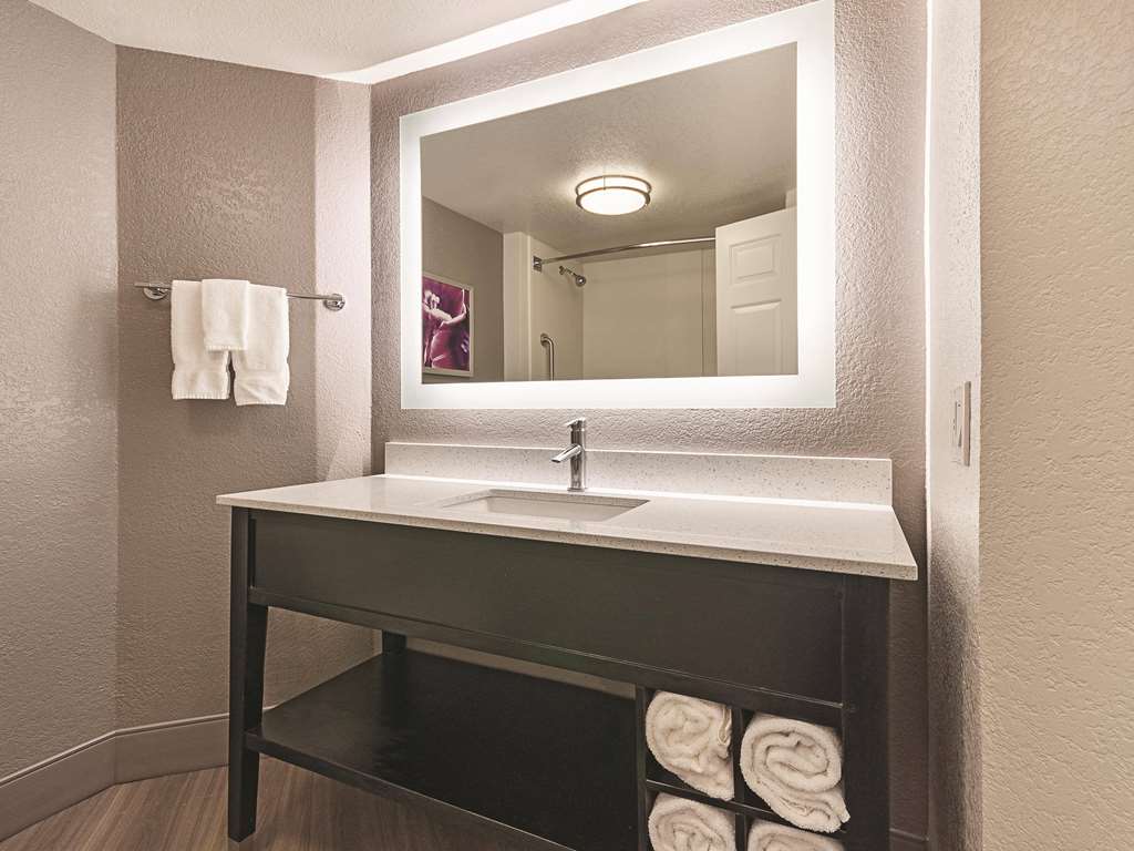La Quinta Inn & Suites by Wyndham Grand Junction - photo 16