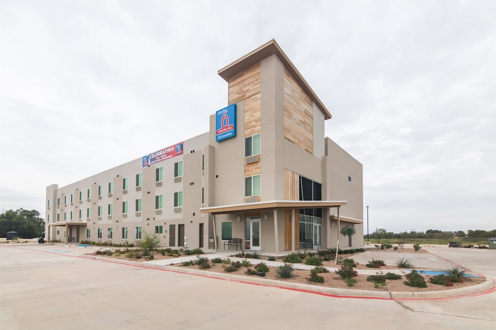 Days Inn & Suites by Wyndham Colorado City I 20 - photo 6