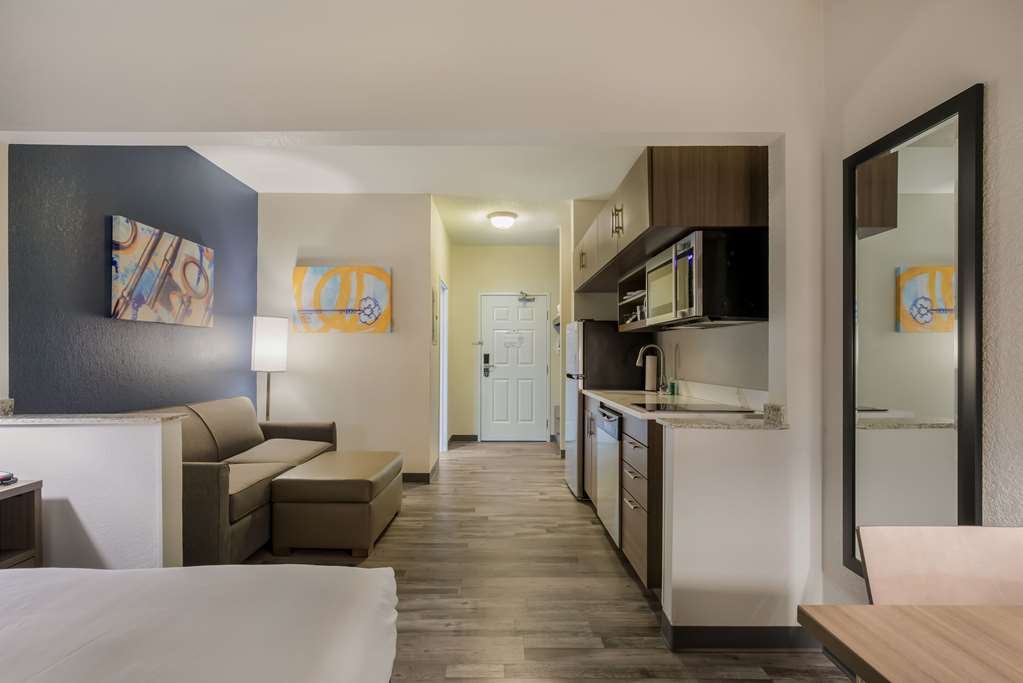 MainStay Suites Joliet I 80 - photo 18