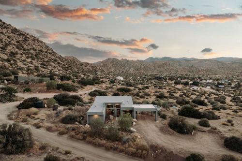 Stairway To Heaven By The Cohost Company — 4-Star Luxury Hotel in Twentynine Palms, United States
