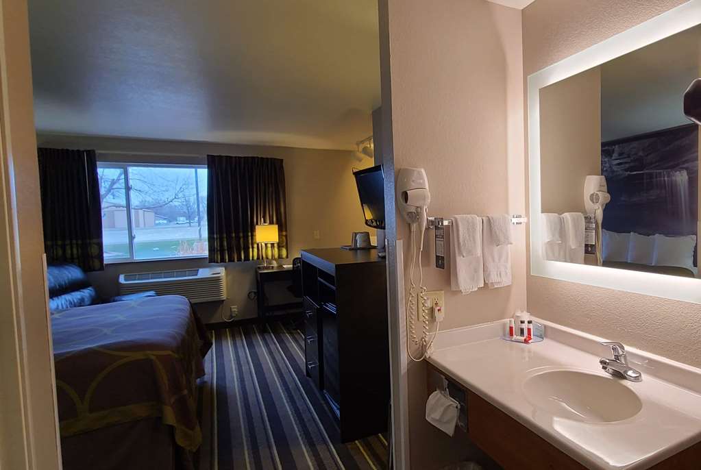 Super 8 by Wyndham Brookings - photo 16