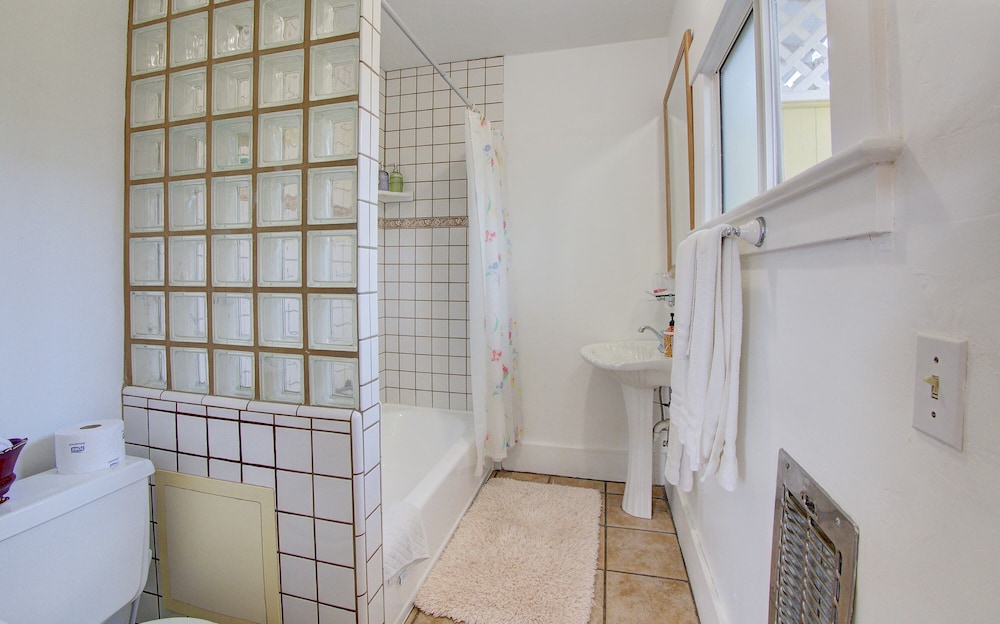 Secret Garden Inn and Cottages - photo 121