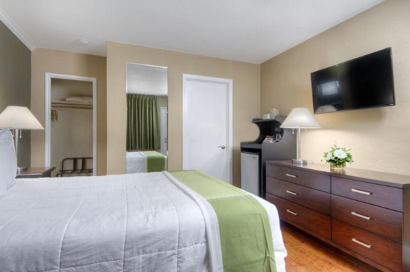Mariani's Inn - photo 17
