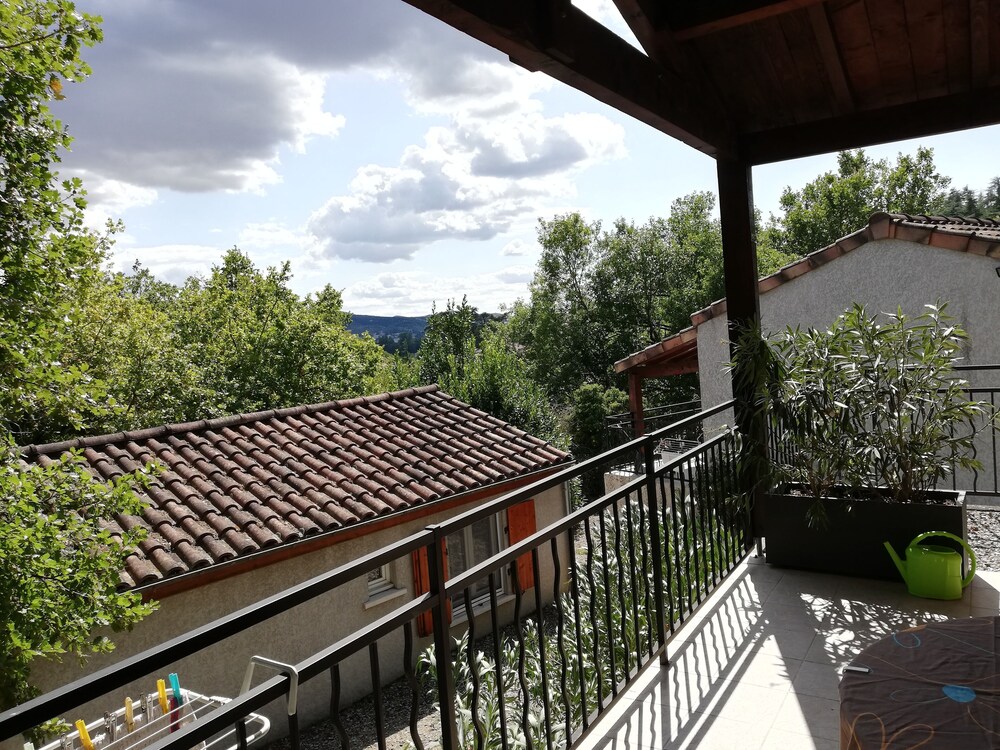 Gîtes Domaine de la Barnerie in Joyeuse, France