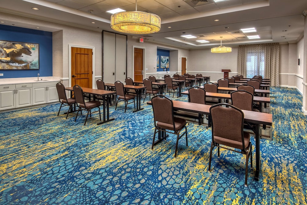 Hampton Inn & Suites Austin Downtown - photo 57