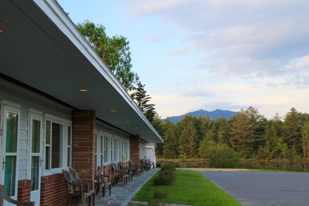 Sara Placid Inn & Suites - photo 69