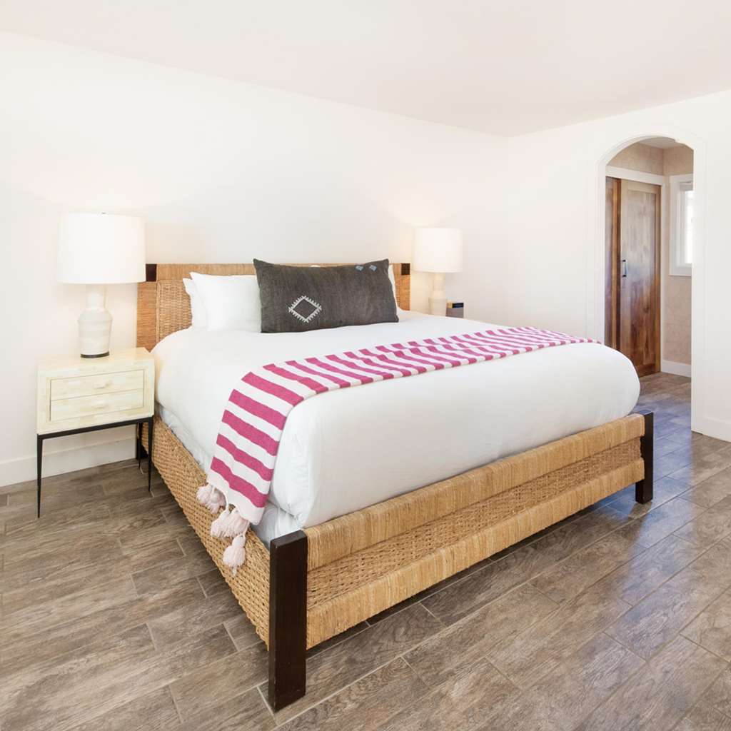 Hotel Ynez - photo 22