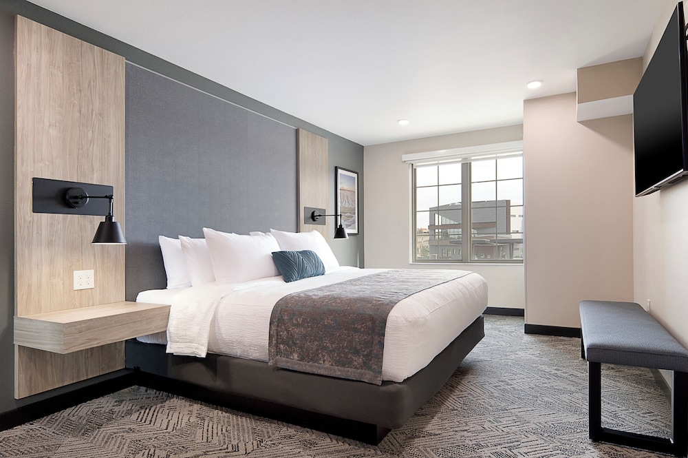 ClubHouse Hotel & Suites Rapid City - photo 12