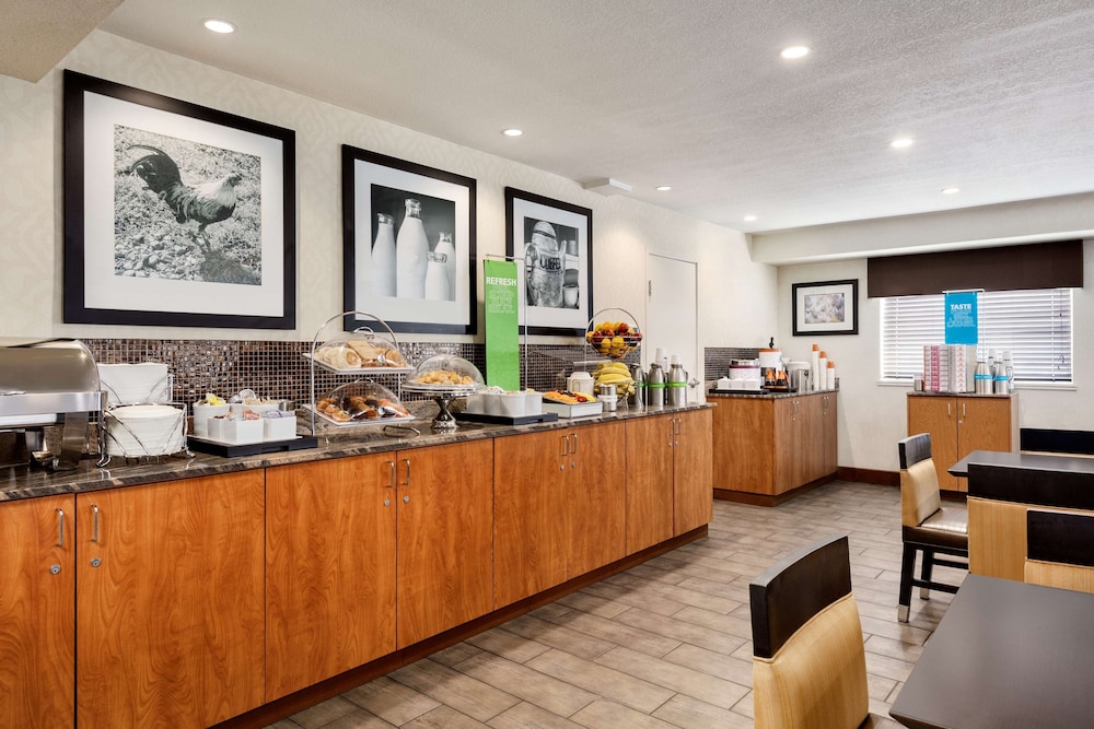 Hampton Inn Clackamas - photo 29