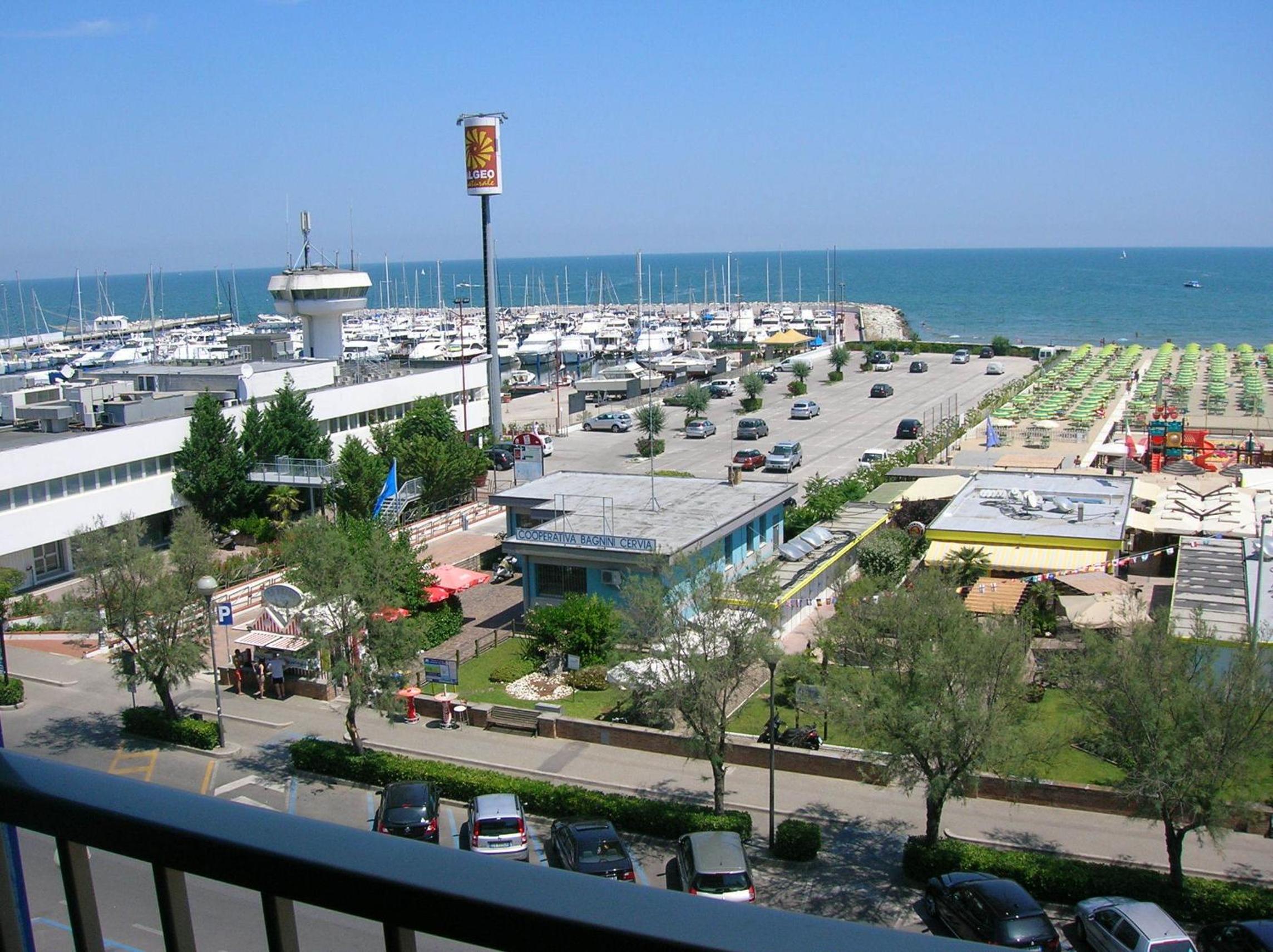 Hotel Bristol — hotel in Cervia