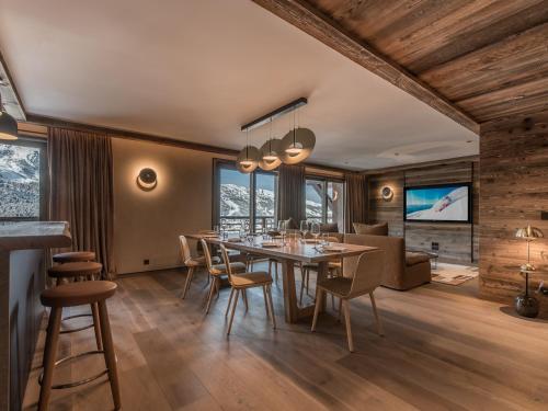 Superbe appartement skis aux pieds avec conciergerie 5 Méribel FR 1 613 64 — 4-Star Luxury Hotel in Meribel, France
