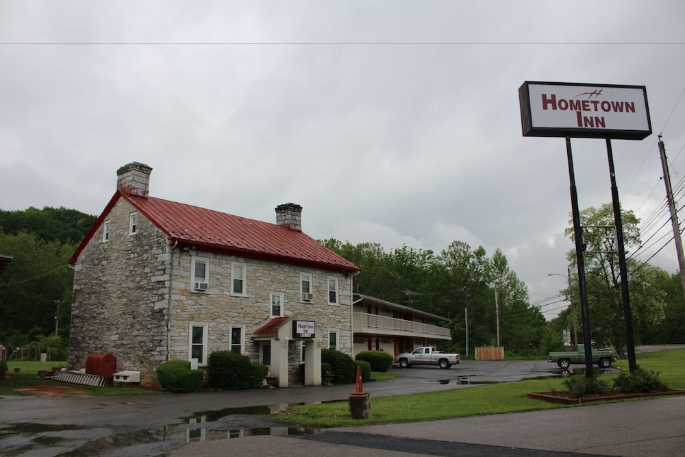 Hometown Inn Virginia - photo 16