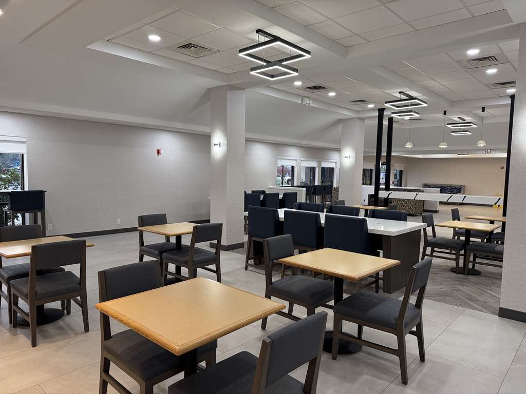Quality Inn & Suites Baton Rouge West Port Allen - photo 32