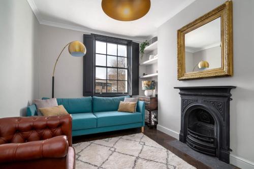GuestReady Top Floor Chic Camden Flat — 4-Star Luxury Hotel in London, United Kingdom