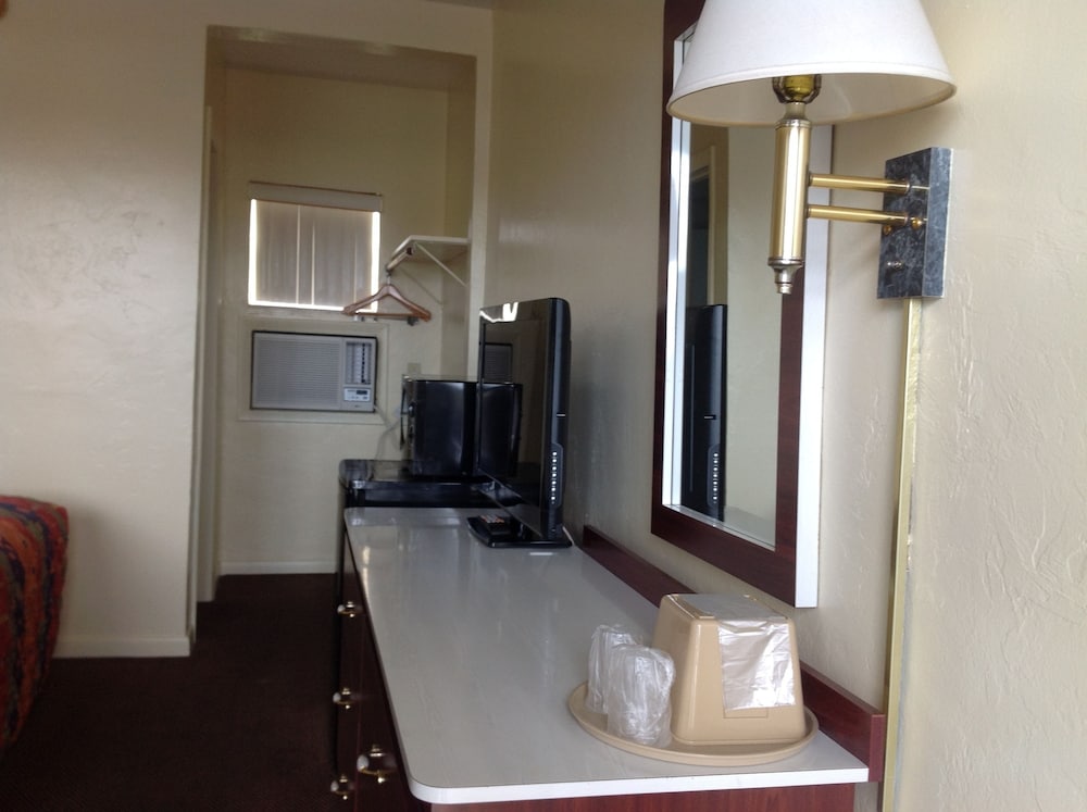 Economy Inn — Okeechobee — photo 5