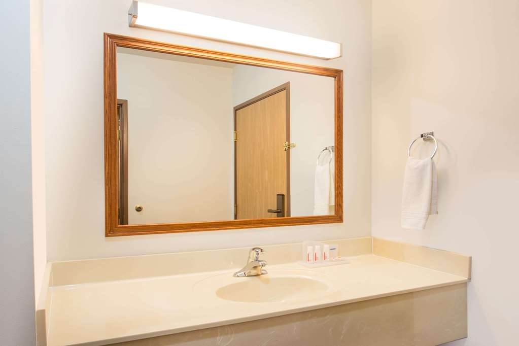 Super 8 by Wyndham Galva - photo 8