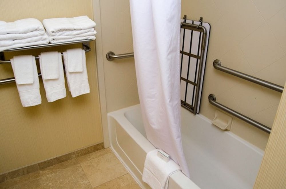 Hampton Inn & Suites Lake George - photo 52
