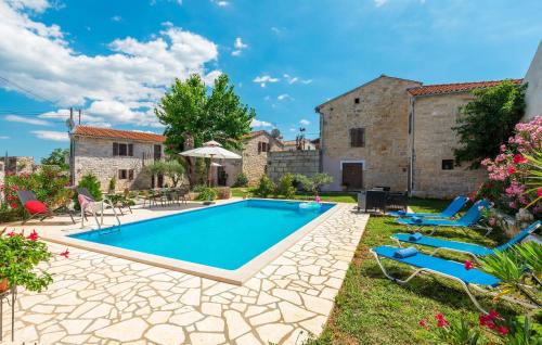 Villa Manovel — 4-Star Luxury Hotel in Visignano, Croatia