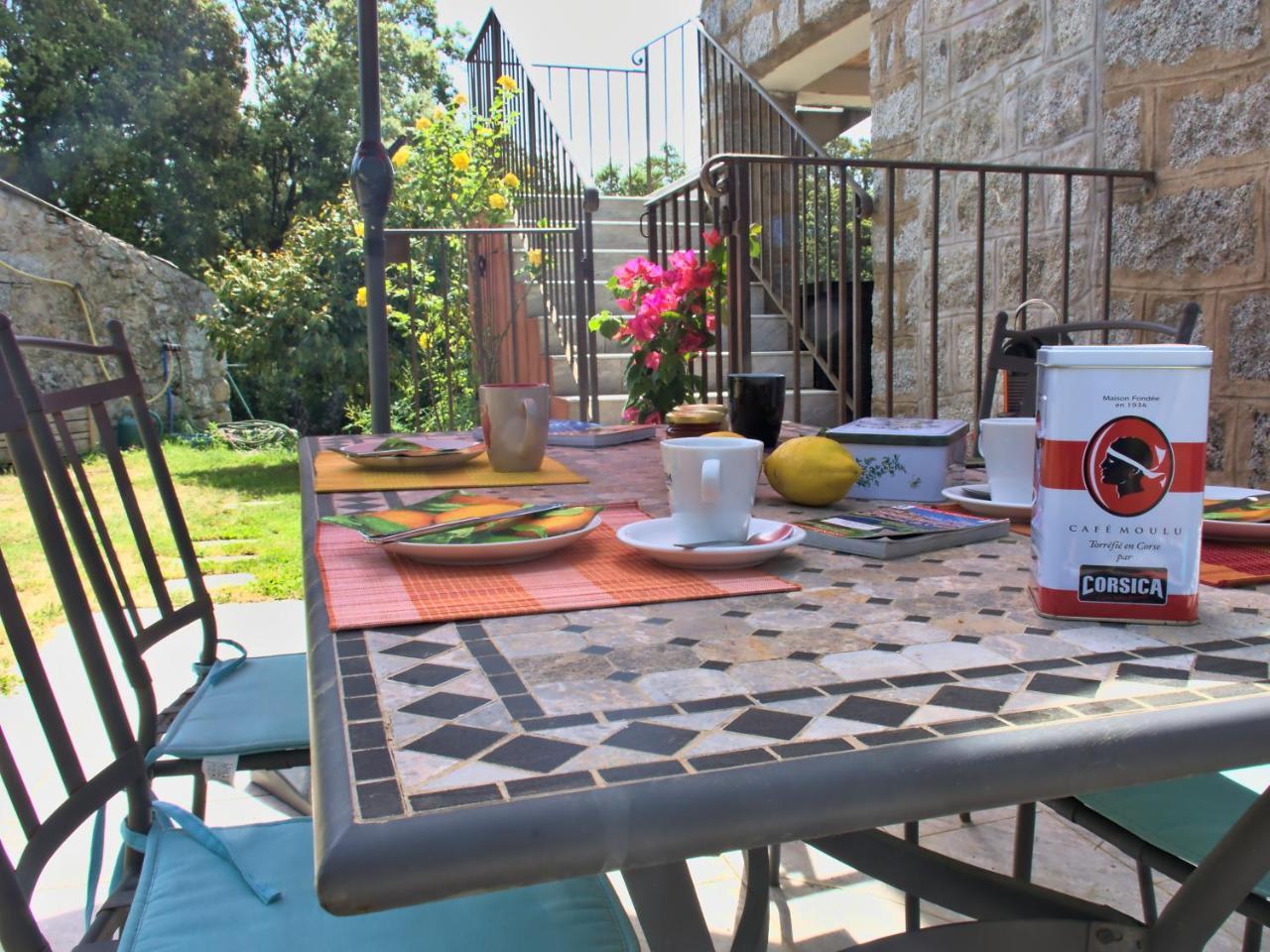 Chez Paulette Meuble de Tourisme Classe 3 Etoiles in Zonza, France