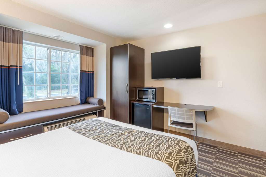 Microtel Inn & Suites by Wyndham Brooksville - photo 19