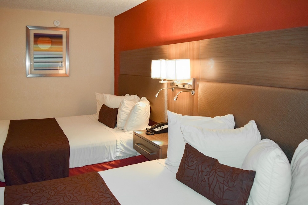 American Inn & Suites West Memphis I 40 I 55 - photo 14
