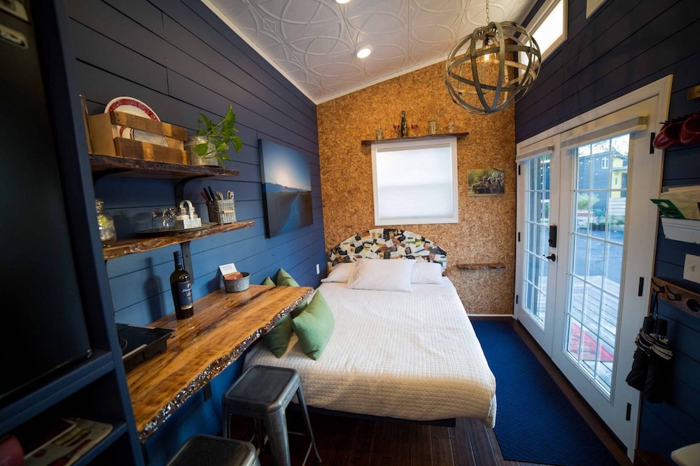 Tiny Digs Hotel of Tiny Houses - photo 8