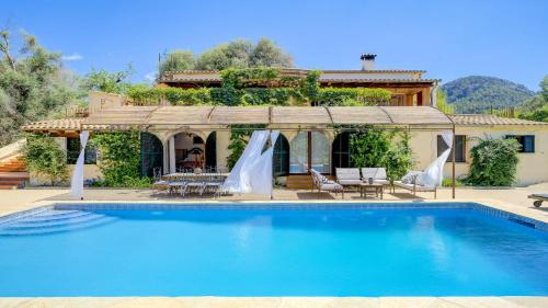 La Coma - carbon neutral hotel in Pollenca