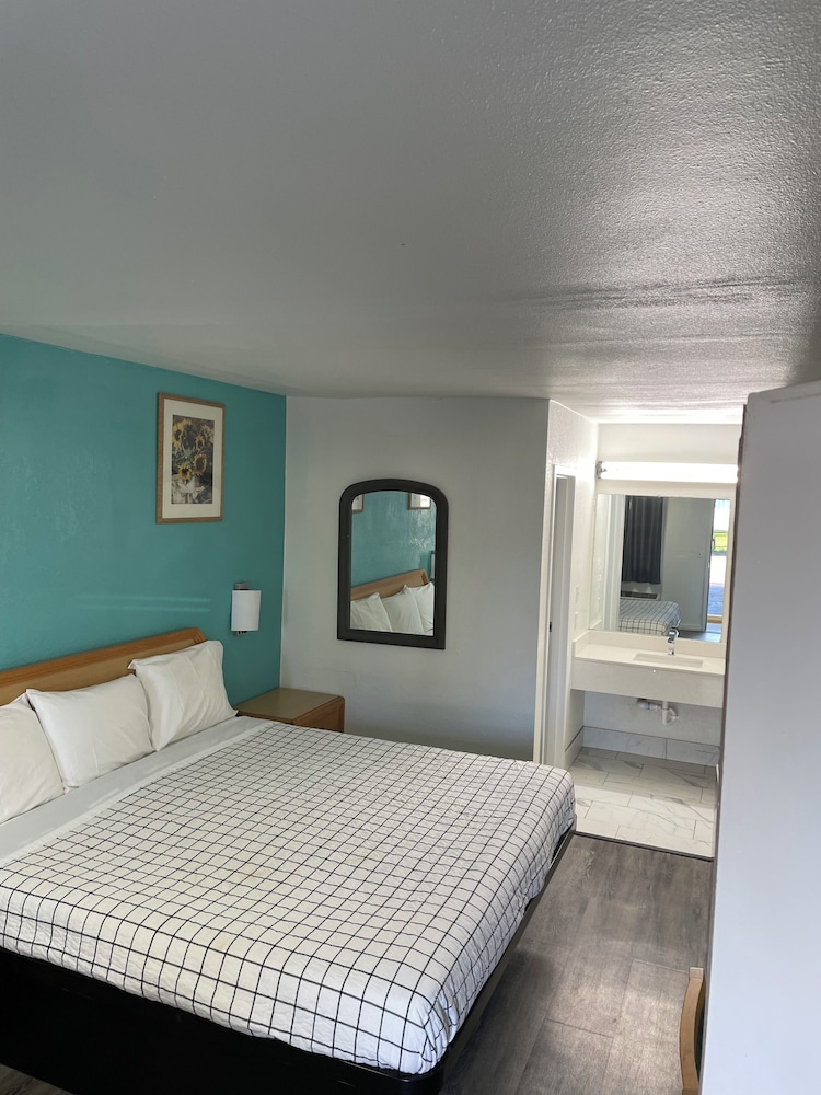 Executive Inn of Purcell - photo 9