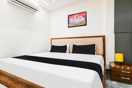 Hotel O Hrk Inn - carbon neutral hotel in Indore