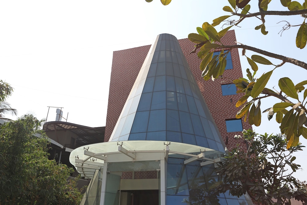 Hotel Satyan Inn in Shirdi, India