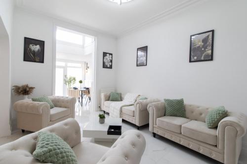 Open Mind Property HotTub 8 Beds & 2 Car Spaces in Portsmouth, United Kingdom