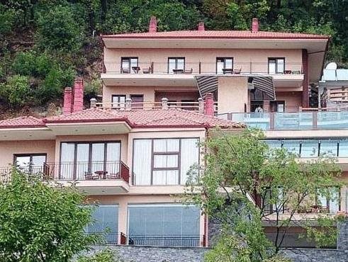 Hotel Athina - carbon neutral hotel in Loutraki