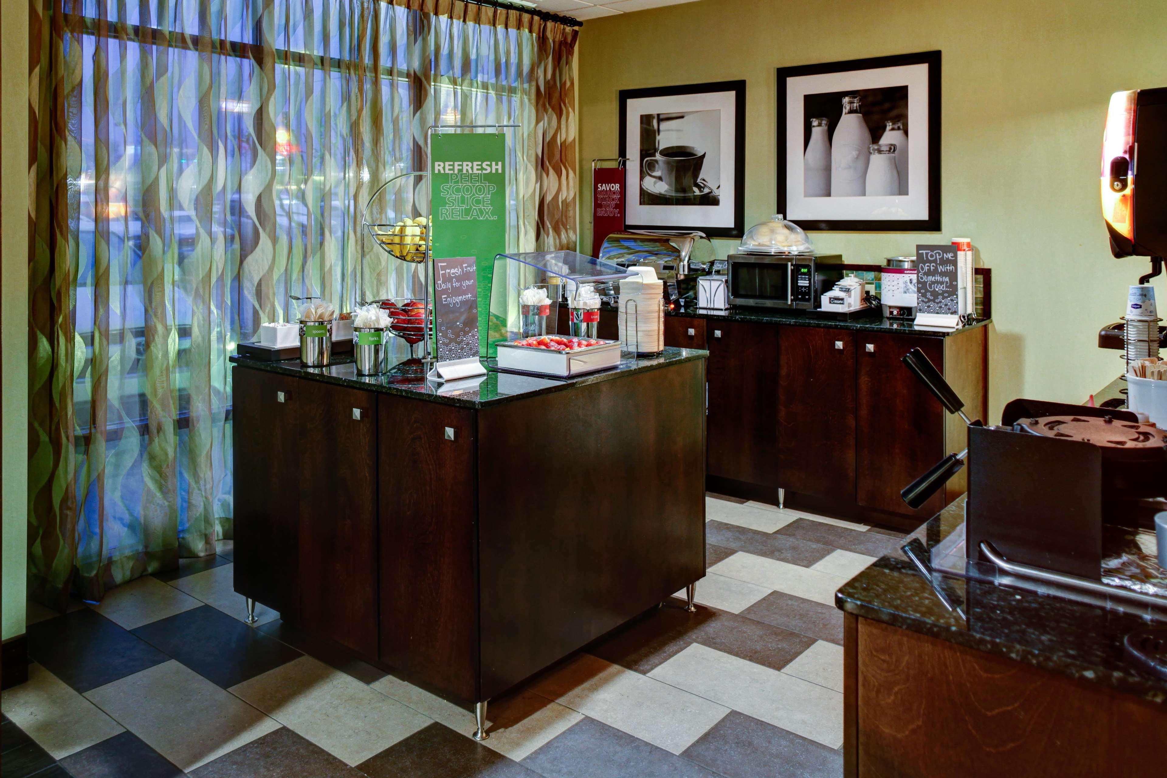 Hampton Inn & Suites Fultondale Birmingham I 65 AL - photo 46