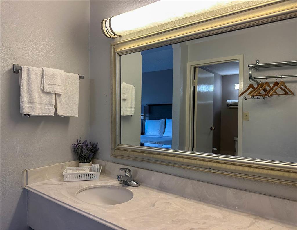 Motel 6 Rochester NY Airport - photo 17