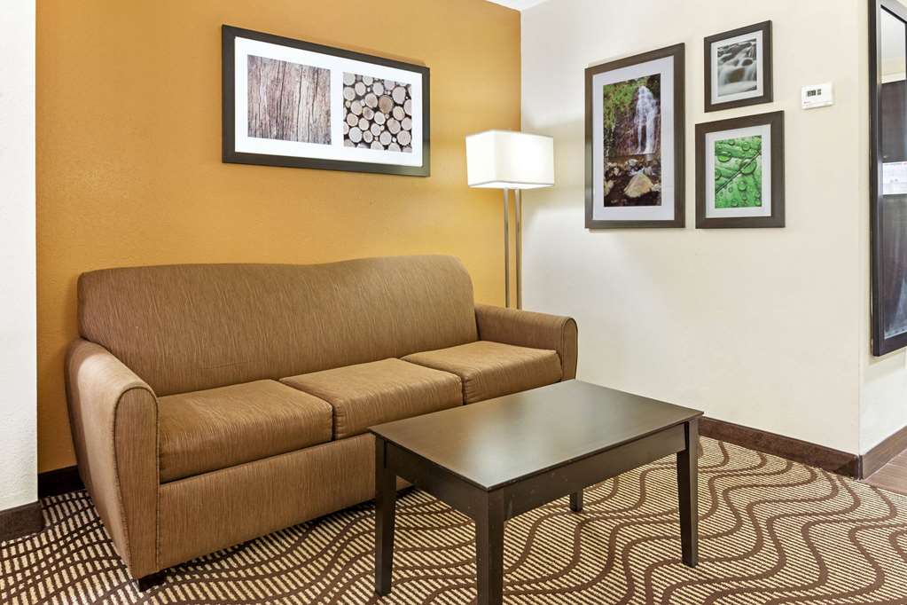 La Quinta Inn & Suites by Wyndham Tampa North I 75 - photo 23