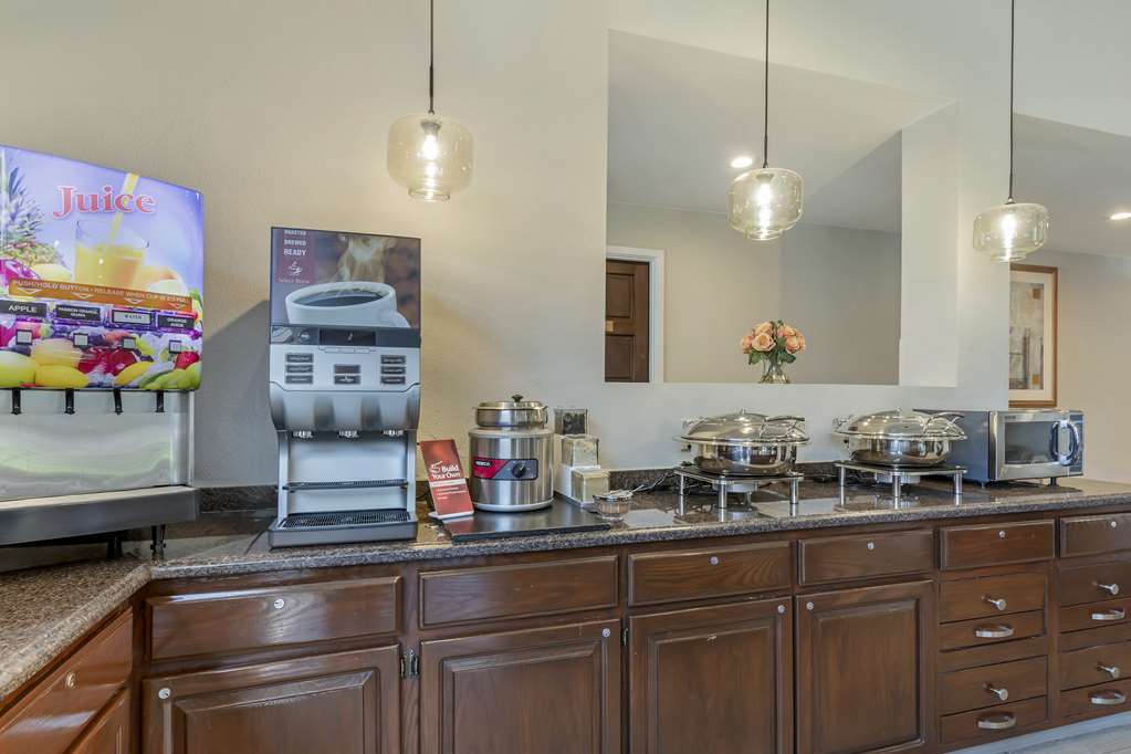 Best Western Plus Executive Inn - photo 20