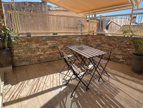 Hypercenter Lovely Duplex with Terrace Clim Wifi in Aix-En-Provence, France