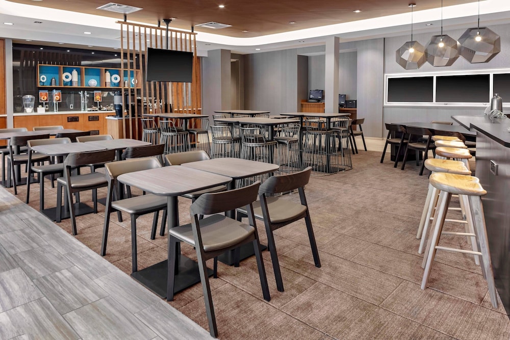 SpringHill Suites by Marriott Kansas City Plaza - photo 22