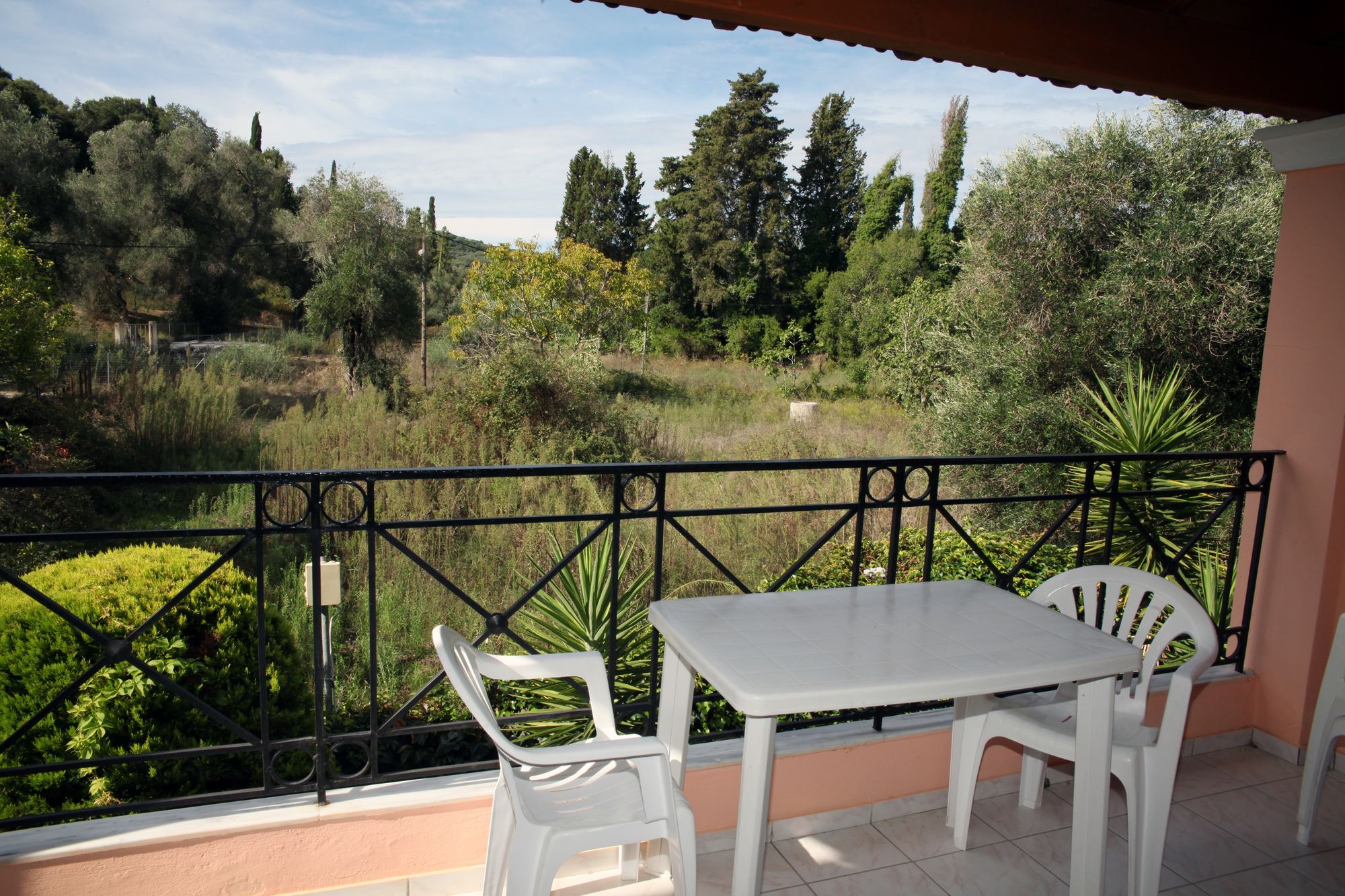 Oula maisonettes - carbon neutral hotel in Corfu