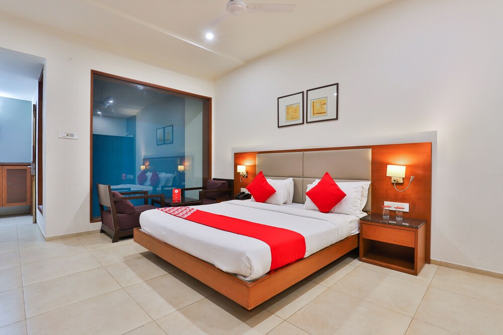 OYO Greenleaf Club in Rajkot, India